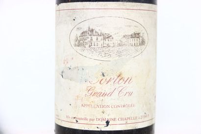 null 1 bouteille de CORTON rouge 1995, DOMAINE CHAPELLE. Étiquette légèrement abîmée....