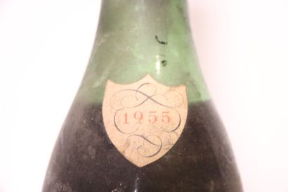null 1 bouteille de VOLNAY rouge 1955 MARQUIS DE MONTÉCLAIN. Niveau : 6 cm sous le...