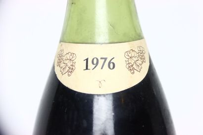null 1 bouteille de CORTON rouge 1976, MAISON DOUDET-NAUDIN. Niveau : 4,5 cm sous...