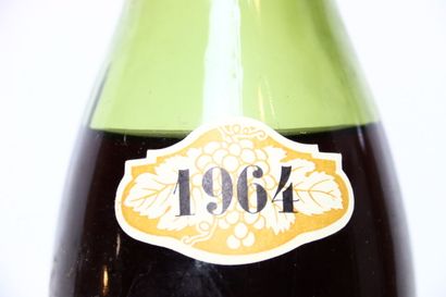 null 1 bottle of NUITS-SAINT-GEORGES red 1964, CHARLES NOELLAT. Wax cap damaged....
