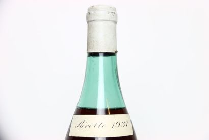 null 1 bottle of red CHAMBERTIN 1937, ÉTABLISSEMENT LEROY. Level : 5 cm under the...