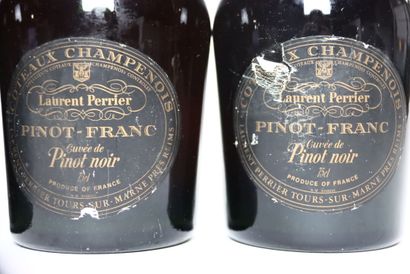 null 4 bouteilles de COTEAUX CHAMPENOIS rouge NM, LAURENT PERRIER. 