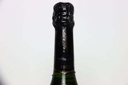 null 1 bouteille de CHAMPAGNE BRUT "La Grande Dame" blanc 1979, VEUVE CLICQUOT PONSARDIN....