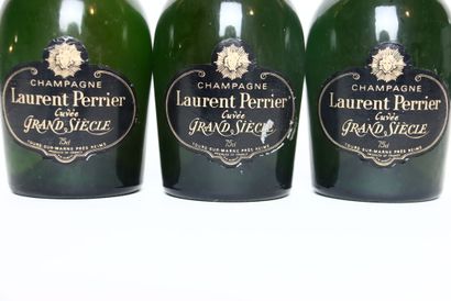null 3 bouteilles de CHAMPAGNE Cuvée "Grand Siècle" blanc NM, LAURENT PERRIER.
