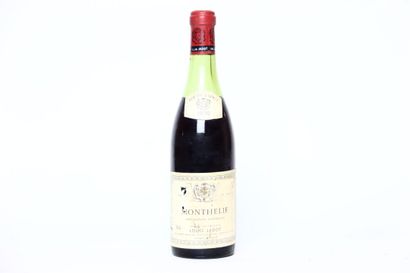 null 1 bouteille de MONTHÉLIE rouge 1970, LOUIS JADOT. Niveau : plus de 6 cm sous...