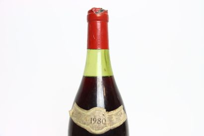 null 1 bottle of red GEVREY-CHAMBERTIN 1980, BERNARD RAPHET. Label partially torn....