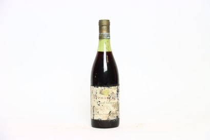 null 1 bottle of red BOURGOGNE, illegible vintage, LEROY. Very damaged label. Level...