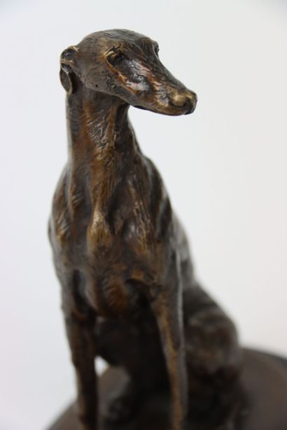 null Seated greyhound, bronze sculpture on marble base, early 20th century. Total...