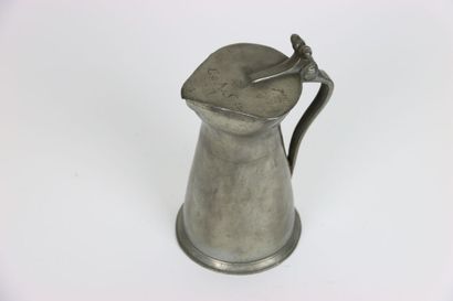 null VALAIS - Pewter truncated cone pitcher, tassel poucier, punching on the lid:...