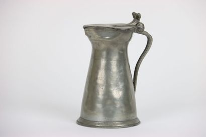 null VALAIS - Pewter truncated cone pitcher, tassel poucier, punching on the lid:...