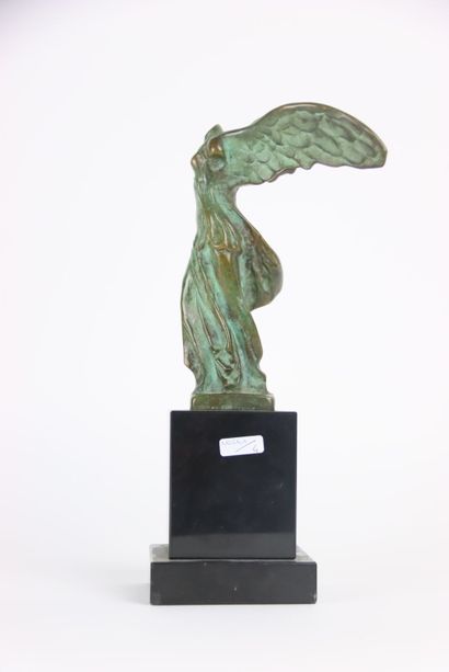 null MAX LE VERRIER (1891-1973) after. The Victory of Samothrace, Bronze on marble...