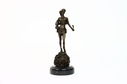 null Fortuna, goddess of abundance, bronze sculpture, marble base, 20th century....
