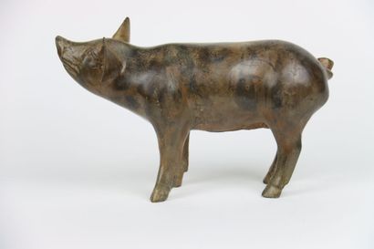 null CHENET Pierre (XXth century), Pig with its head raised, bronze signed. Length...