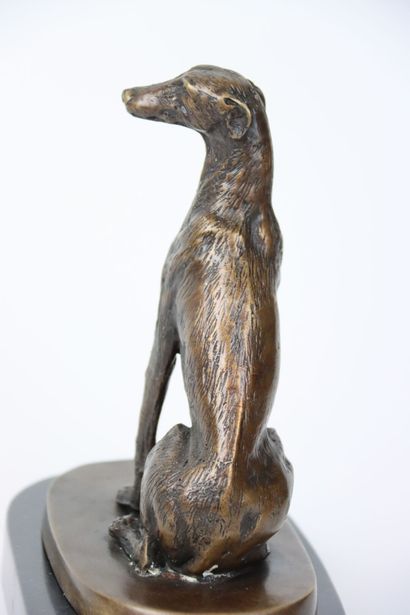 null Seated greyhound, bronze sculpture on marble base, early 20th century. Total...