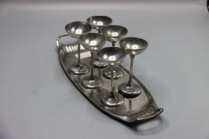 null KAYSERZINN 4441 - Tray and six pewter liqueur glasses. Length of the tray: 34...