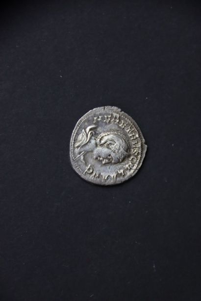 null Antiques. Lot De 31 Monnaies Antiques Diverses,Grecques,Gauloises,Etc. Etat...