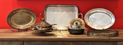 null CHRISTOFLE

Set in silver plated metal including two covered tureens, two oval...