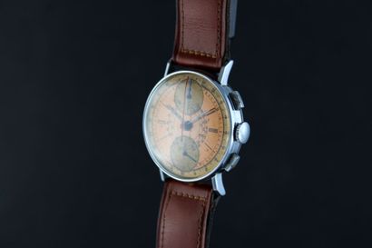 null ANONYME
Montre chronographe bracelet en acier. Boitier rond avec anses fines....