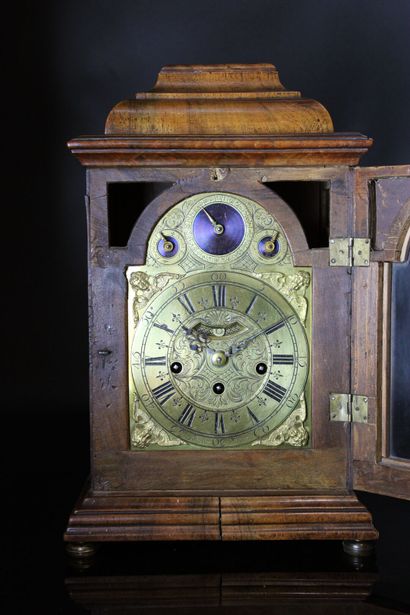 null FORSTER Wienn ( bracket clock)
Pendule religieuse en noyer du XVIIIe.
Cadran...