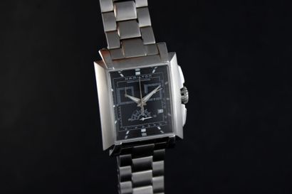 null HAMILTON réf. H304120
Montre chronographe bracelet en acier. Boitier carré....