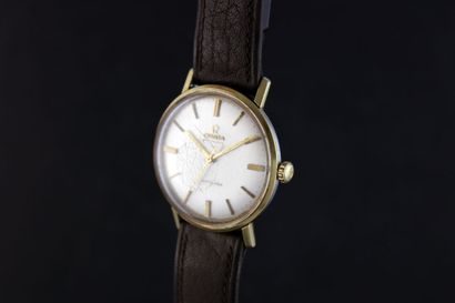 null OMEGA Seamaster réf. 14905-62 SC vers 1962
Montre bracelet plaquée or. Boitier...