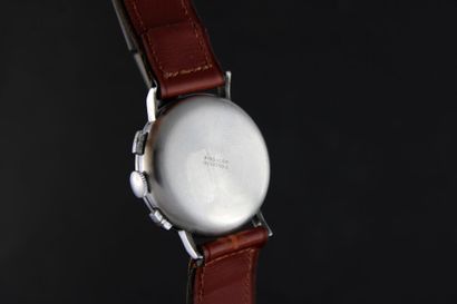 null ANONYME
Montre chronographe bracelet en acier. Boitier rond avec anses fines....