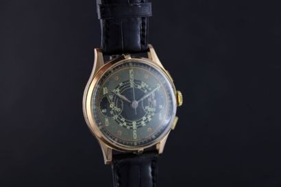 null ANONYME
Montre chronographe bracelet en or jaune 18k. Boitier rond avec lunette...