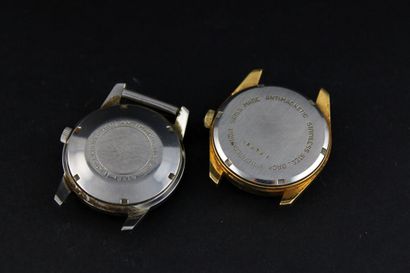 null Réunion de deux montres : - TISSOT Seastar. Cadran silver. Boitier plaqué or....