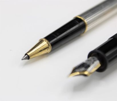 null MONTBLANC
Ensemble de trois stylos en argent (925/1000) comprenant un stylo-plume,...