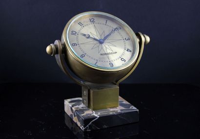 null JAEGER-LECOULTRE 
Dans le style d'un chronomètre de marine.
( remontage à droite,...