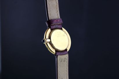 null CARTIER Ellipse réf. 6708
Montre bracelet de dame en or jaune 18k. Boitier rond...