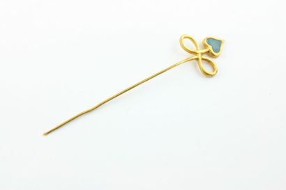 null Line VAUTRIN (1913-1997)
Épingle/ pic à chapeau coeur
Bronze doré et émail vert
Non...