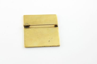 null Line VAUTRIN (1913-1997)
Broche carrée
Bronze doré et émail dans les tons bleus
Non...