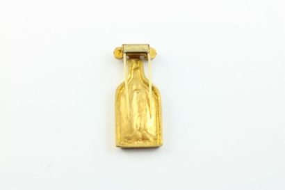 null Line VAUTRIN (1913-1997)
Broche clip bouteille
Bronze doré
Non signée
Dimensions:...