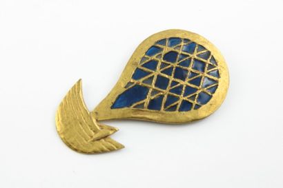 null Line VAUTRIN (1913-1997)
Montgolfière
Bronze doré et émail plique à jour bleue
Non...