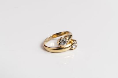 null Toi et Moi ring in 18K (750/1000) yellow gold set with two old-cut diamonds,...