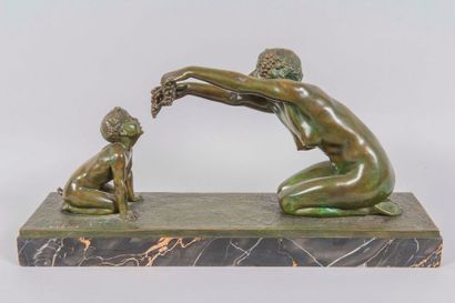 Lucien ALLIOT (1877-1967) Femme nue aux raisins et jeune satyre

Bronze à patine...