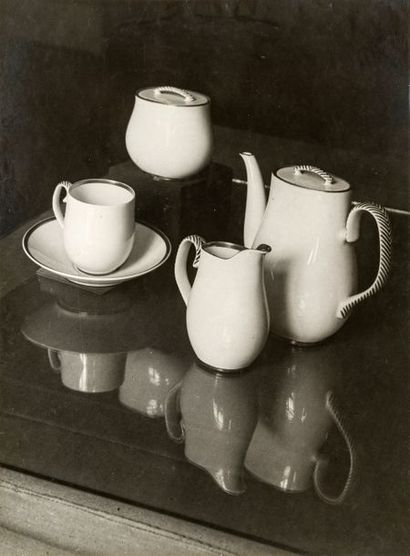 Hannes MEYER (1889-1954) Compositions, 1935.

Stricker : teeservice, porzellan. Kaffeservice.

Service...