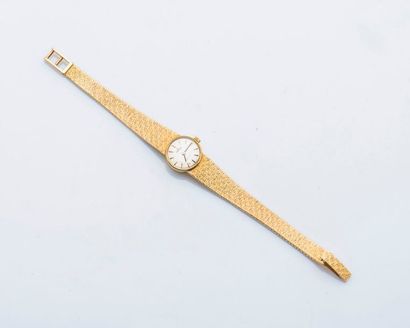 OMEGA vers 1970 Bracelet montre de dame de la collection De Ville en or jaune 18...