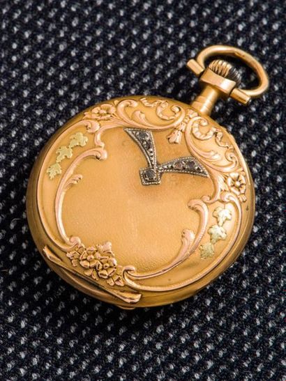 null Montre de col en or jaune 18 carats (750 millièmes), fin du XIXème siècle. Le...