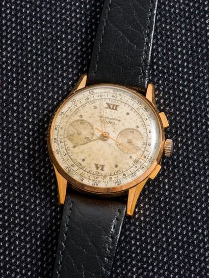 ESKA, vers 1940 Montre bracelet chronographe en or jaune 18 carats (750 millièmes)....