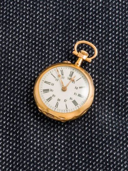 null Neck watch in 18-carat yellow gold (750 thousandths), end of the 19th century....