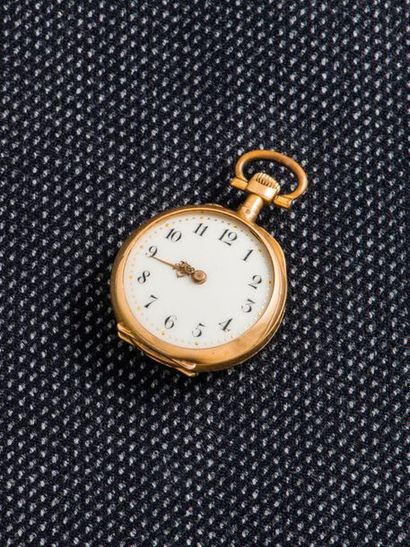 null Neck watch in 18-carat yellow gold (750 thousandths), end of the 19th century....