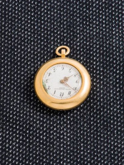 PATEK PHILIPPE & Cie Neck watch in 18-carat yellow gold (750 thousandths). The back...