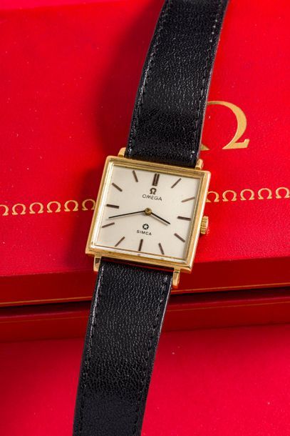 OMEGA (Pour SIMCA / Carrée plat en or jaune réf. 3 508 ), vers 1960

Très rare montre...