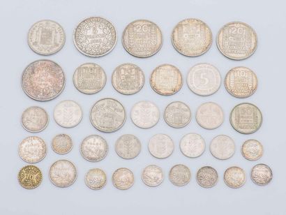 null Lot de pièces en argent (925 millièmes) comprenant : une pièce de 10 francs...