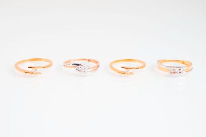 null 9 carat gold (375 thousandths) set with four rings, two in yellow gold set with...