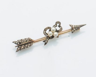 null Barrette brooch in 18-carat (750 thousandths) yellow gold and silver (925 thousandths)...