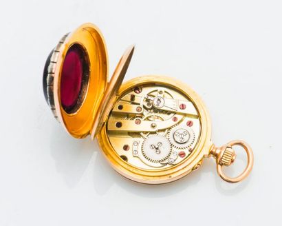 null Watch with an 18-carat (750 thousandths) yellow gold necklace, the caseback...