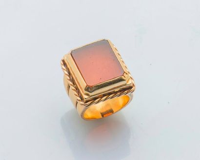 null Important signet ring in 18 carat yellow gold (750 thousandths) adorned with...